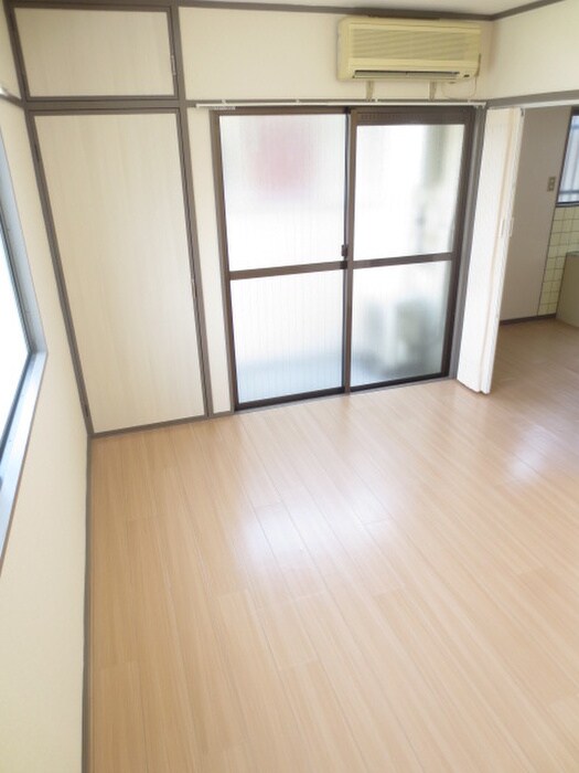 物件内観写真10　(居室)