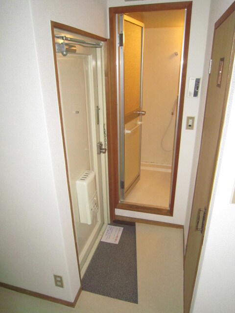 物件内観写真13　(玄関)