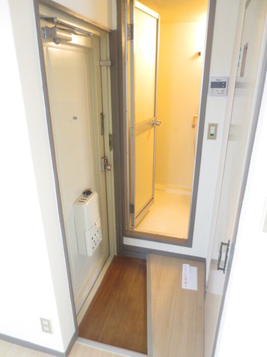 物件内観写真15　(玄関)