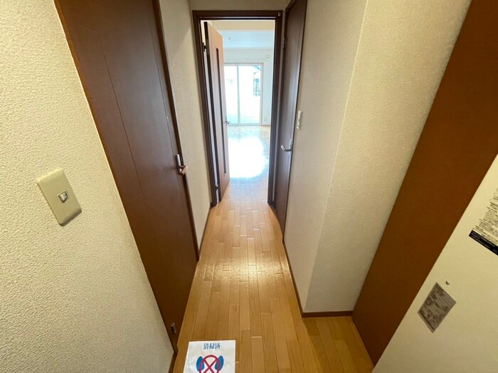 物件内観写真14　(廊下)