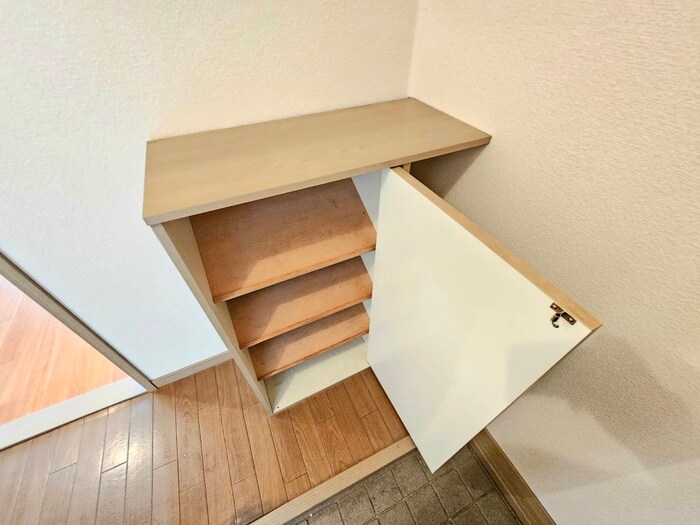 物件内観写真18　(靴箱)