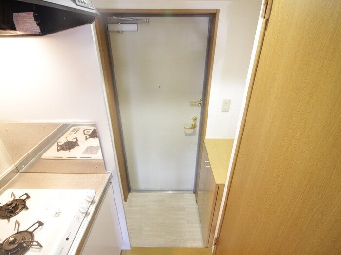 物件内観写真10　(玄関)