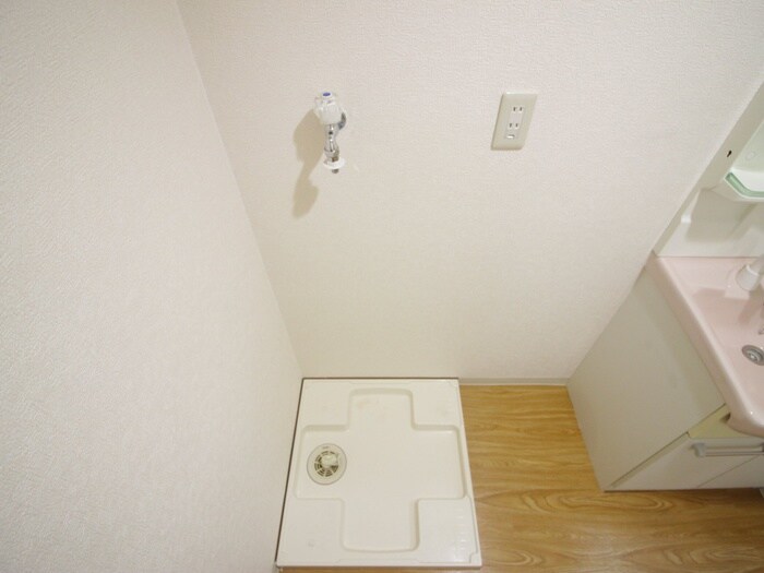 物件内観写真15　(洗濯機置場)