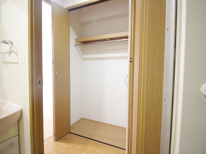 物件内観写真18　(収納)