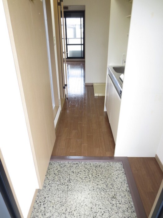 物件内観写真15　(玄関)