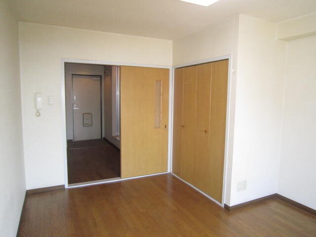 物件内観写真4　(居室)