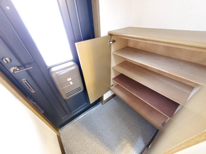 物件内観写真17　(玄関)