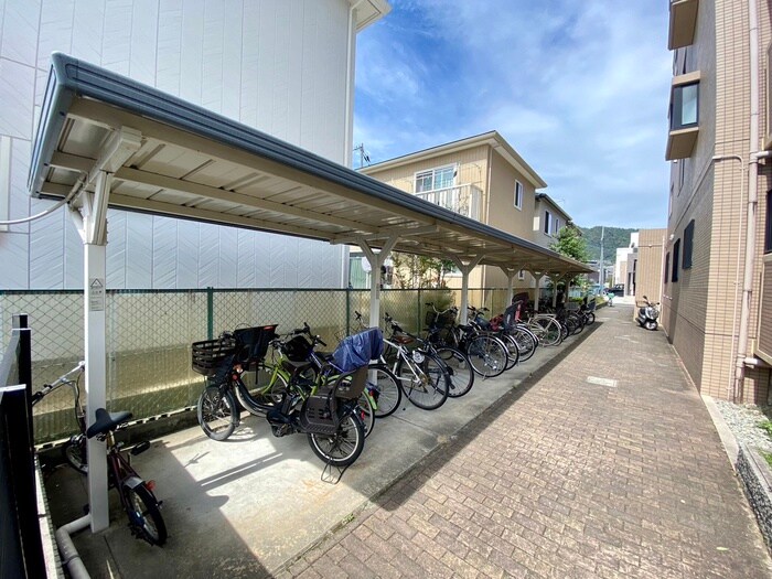 物件外観写真6　(駐輪場)