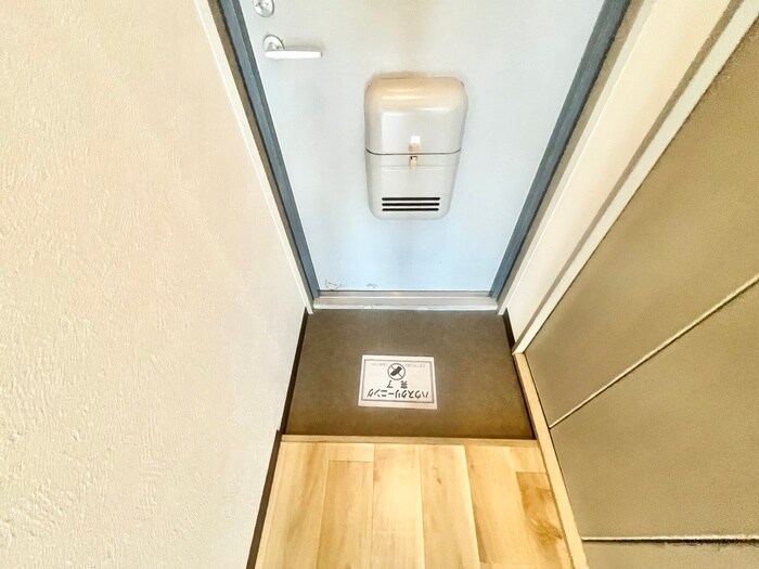 物件内観写真17　(玄関)