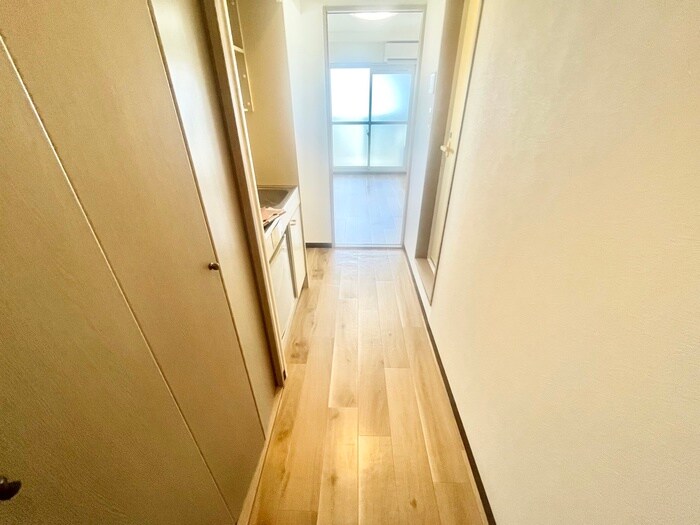 物件内観写真18　(廊下)