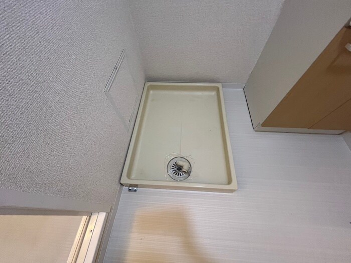 物件内観写真13　(洗濯機置場)