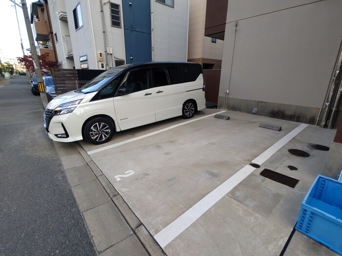 物件外観写真6　(駐車場)