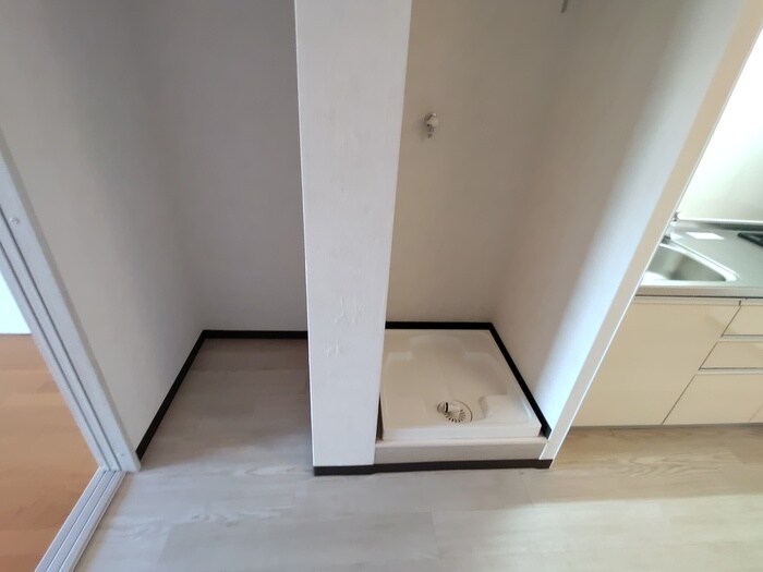 物件内観写真13　(洗濯機置場)