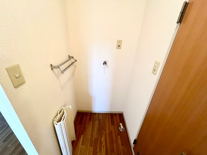 物件内観写真13　(洗濯機置場)