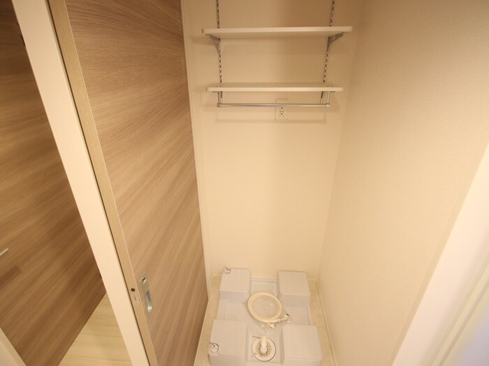 物件内観写真11　(洗濯機置場)