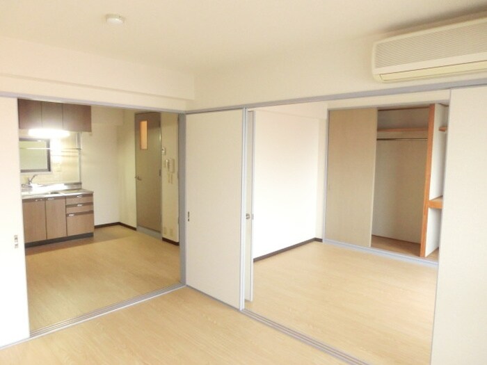 物件内観写真7　(居室)