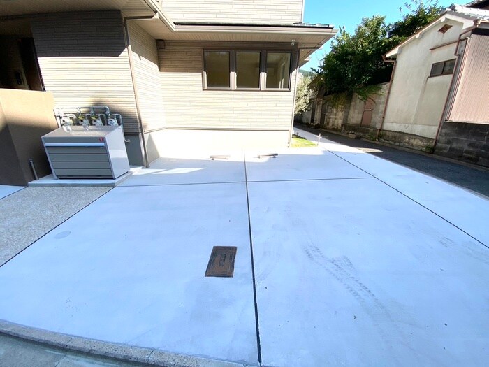 物件外観写真4　(駐車場)