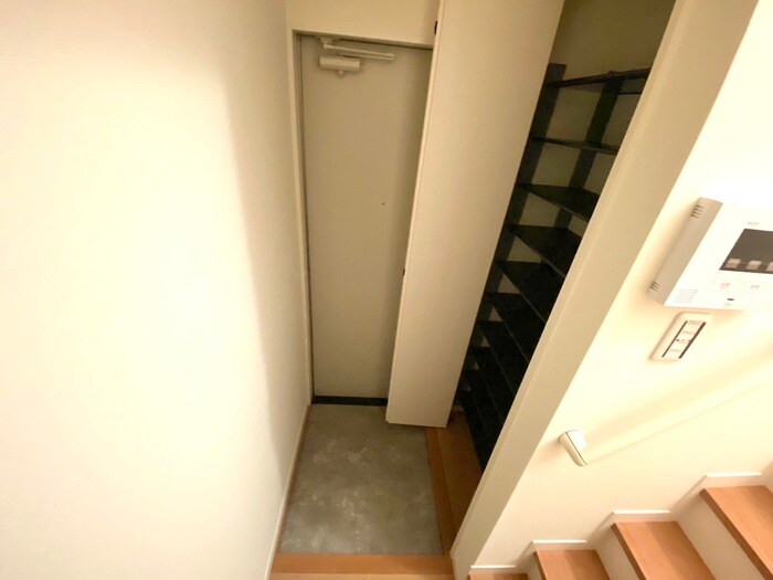 物件内観写真15　(玄関)