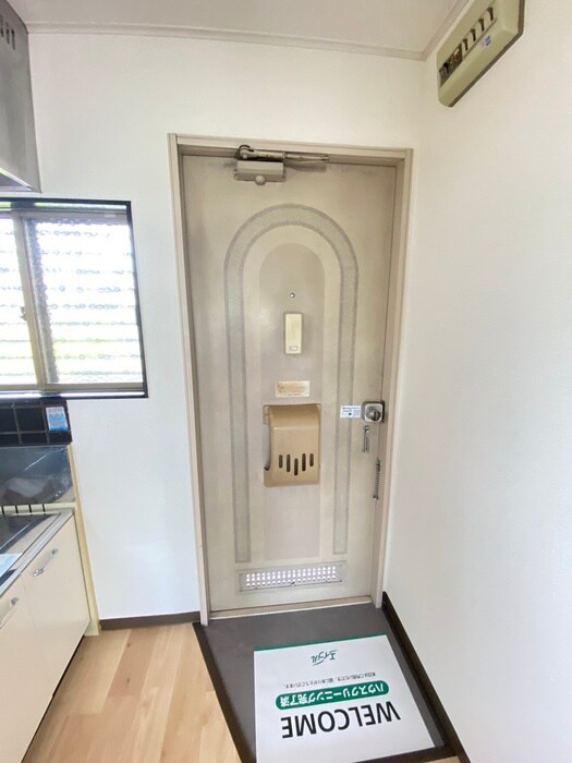 物件内観写真14　(玄関)