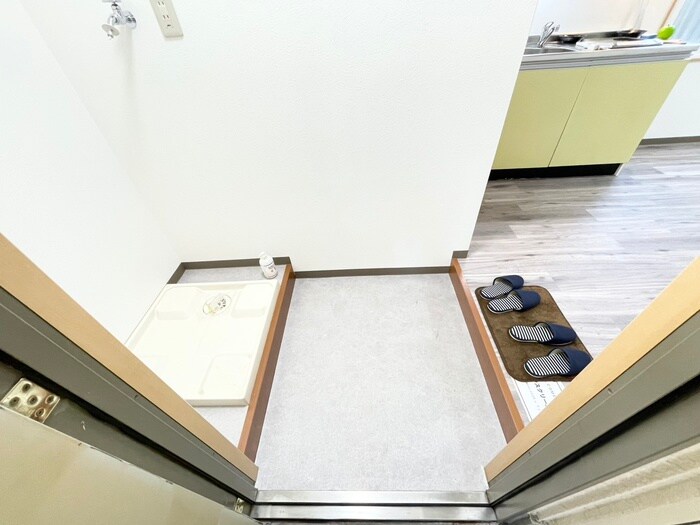 物件内観写真16　(玄関)