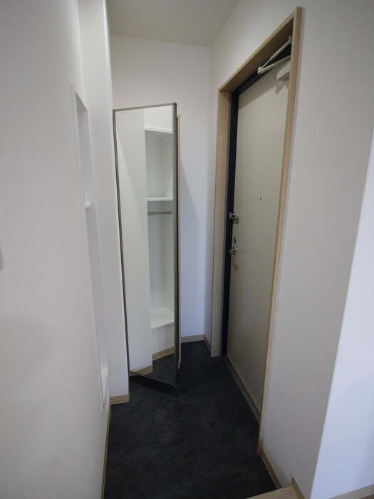物件内観写真16　(玄関)