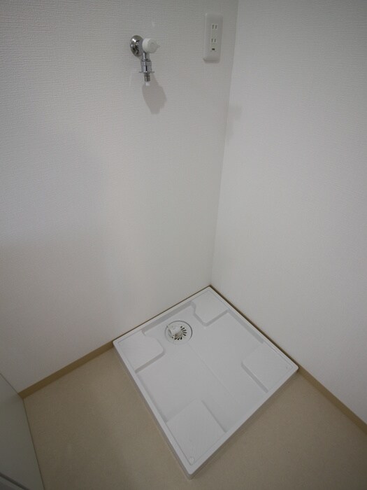 物件内観写真18　(洗濯機置場)