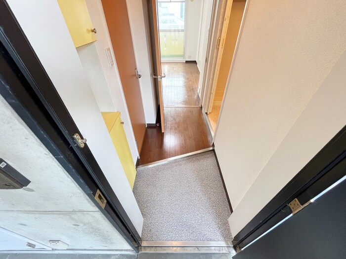 物件内観写真14　(玄関)