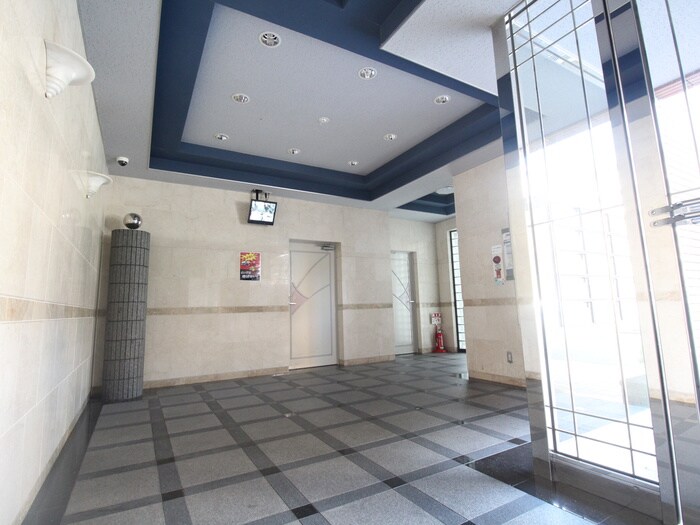 物件外観写真5　(エントランス部分)