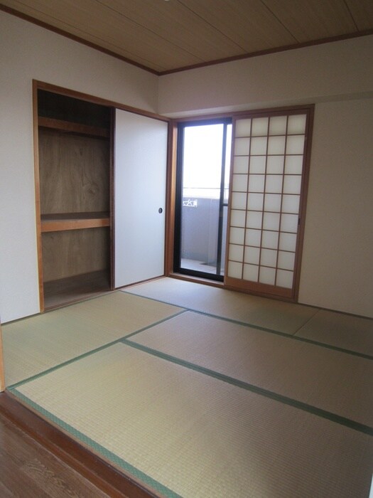 物件内観写真12　(収納)