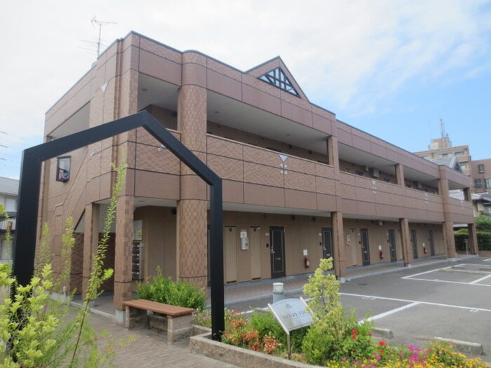 物件外観写真1　(駐車場)