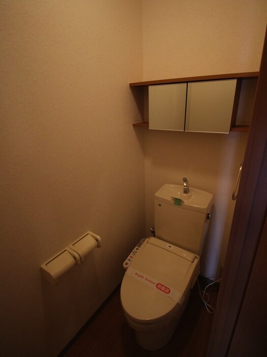 物件内観写真8　(トイレ)