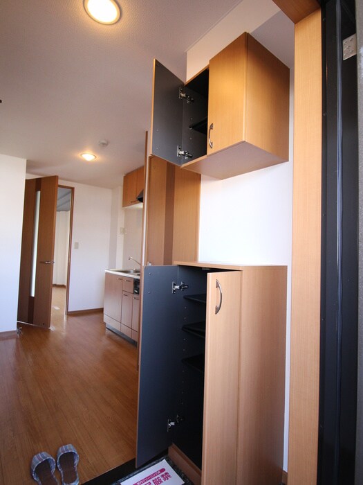 物件内観写真13　(靴箱)