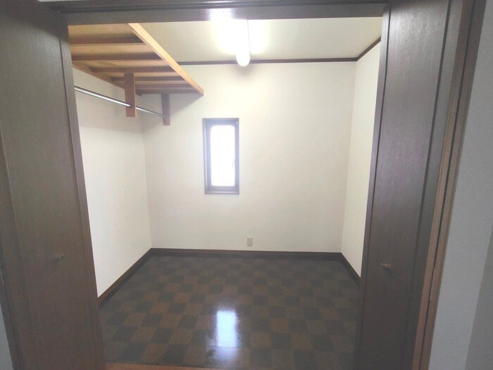 物件内観写真15　(収納)