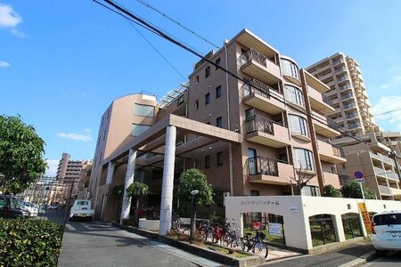メゾンクリサンテ－ム外観写真