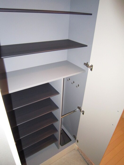 物件内観写真7　(靴箱)