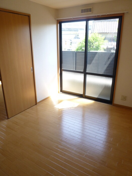 物件内観写真13　(室内からの展望)