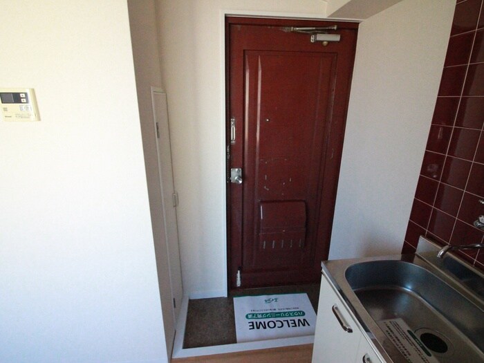 物件内観写真18　(玄関)