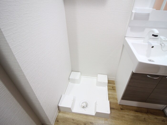 物件内観写真11　(洗濯機置場)