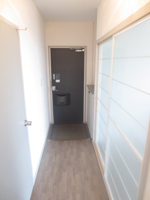 物件内観写真12　(玄関)