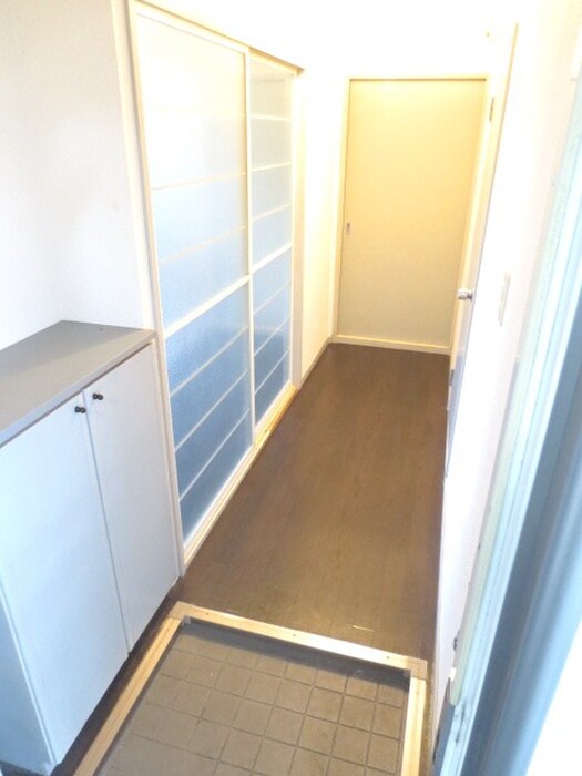 物件内観写真13　(玄関)