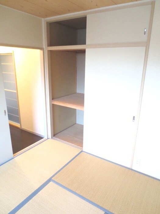 物件内観写真16　(収納)