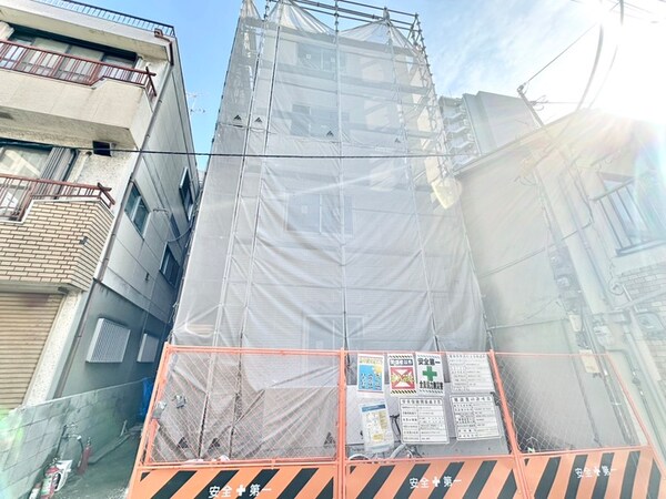 建築中