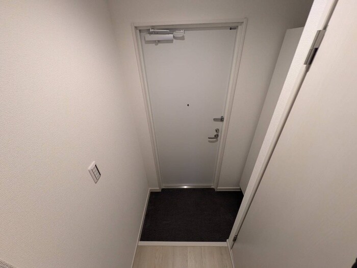 物件内観写真19　(玄関)