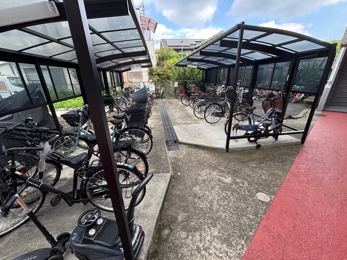 物件外観写真6　(駐輪場)