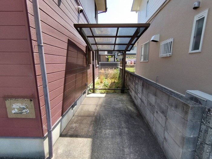 物件外観写真6　(駐輪場)