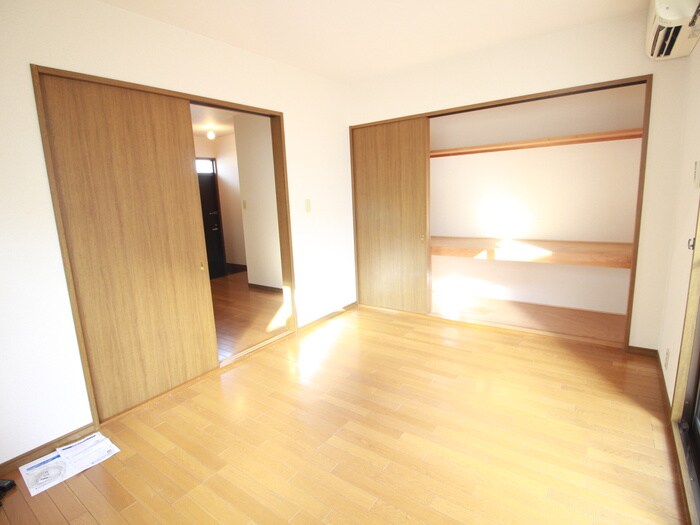 物件内観写真10　(居室)