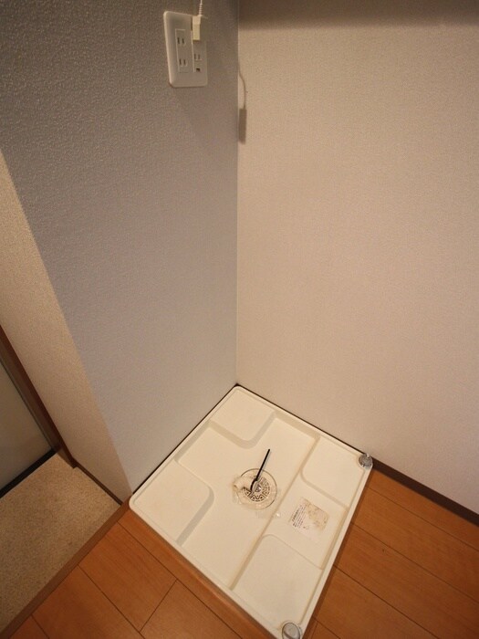 物件内観写真15　(洗濯機置場)