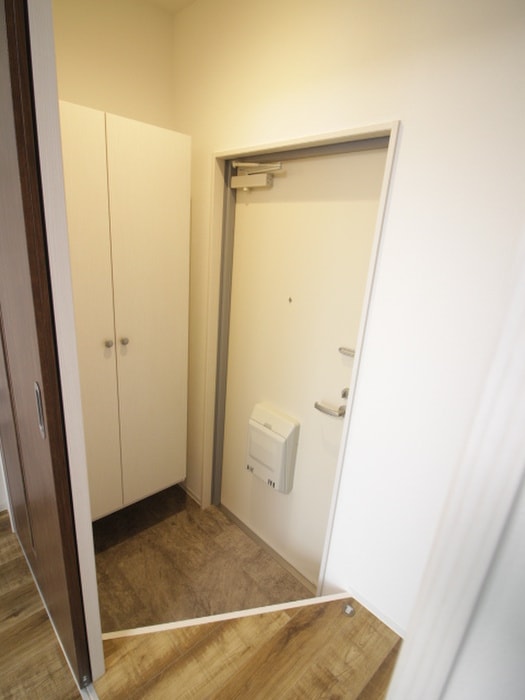 物件内観写真8　(玄関)