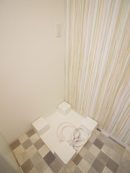 物件内観写真13　(洗濯機置場)