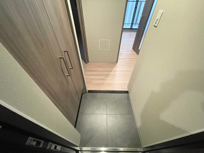 物件内観写真16　(玄関)